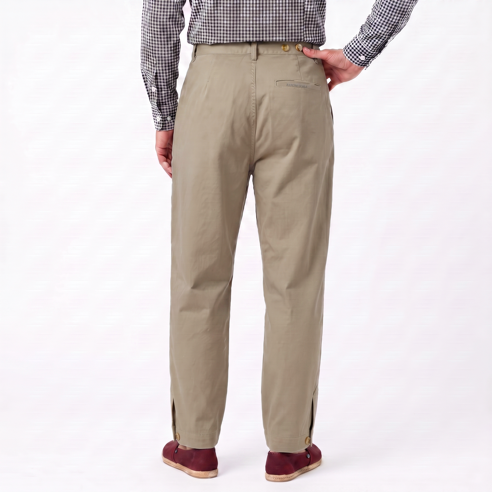 Bombacha de Campo Rancho Doble Beige — puesta de espalda