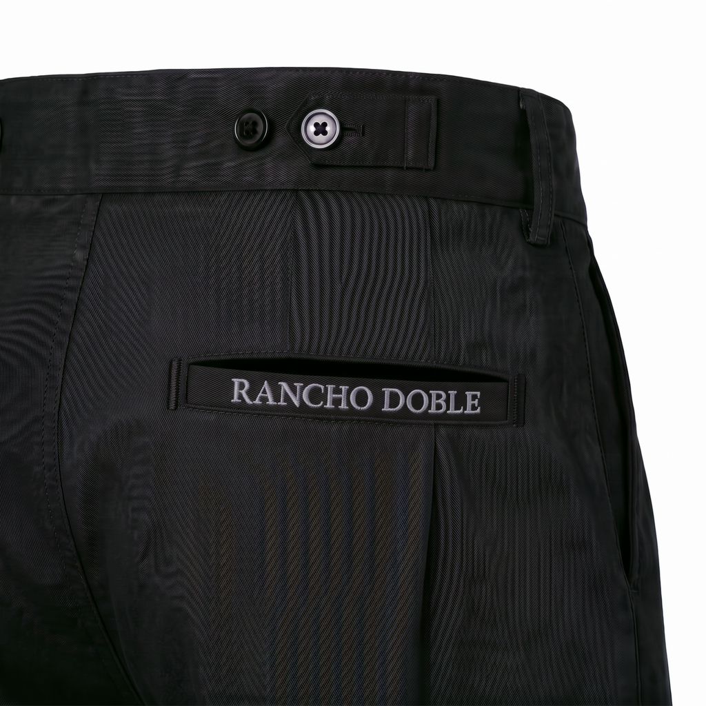 Bombacha de Campo Rancho Doble Negro — detalle bolsillo trasero con etiqueta tejida